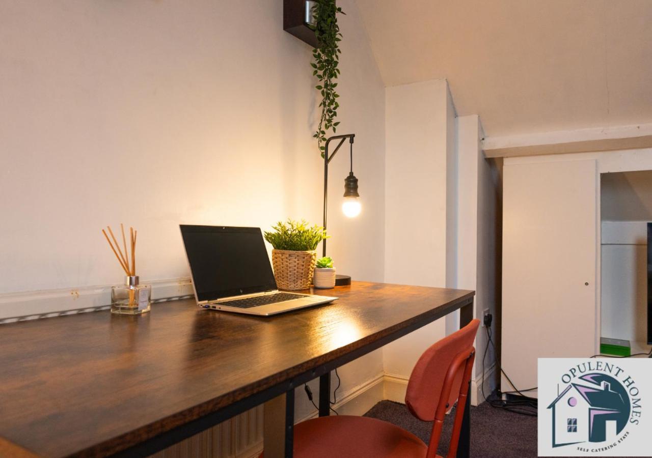 Contractors Pad - 4 Bed Town House - Cent Reading - Free Parking Villa Bagian luar foto