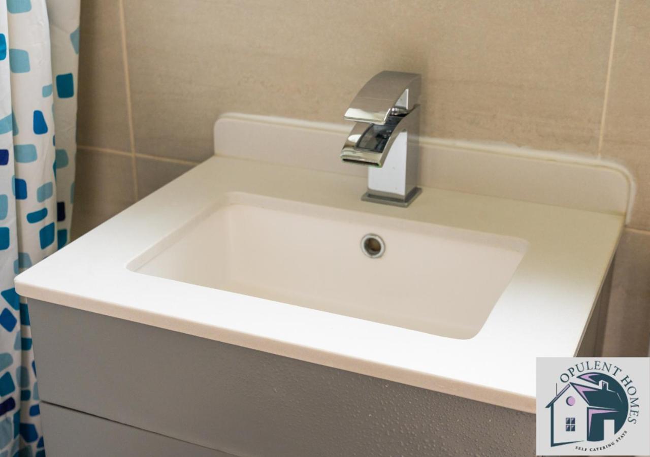 Contractors Pad - 4 Bed Town House - Cent Reading - Free Parking Villa Bagian luar foto