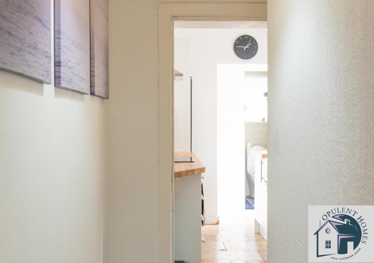 Contractors Pad - 4 Bed Town House - Cent Reading - Free Parking Villa Bagian luar foto